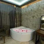 Ahiyan * Üchisar