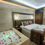 Ahiyan Hotel *