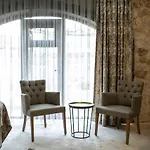 Ahiyan Hotel *