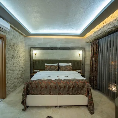 Ahiyan Uçhisar