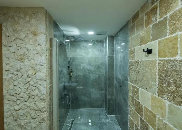 فندق Ahiyan أُتْشيسار